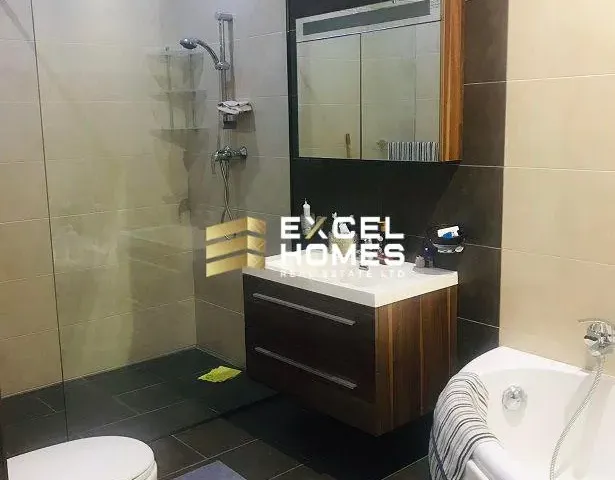 位于Żabbar的房产