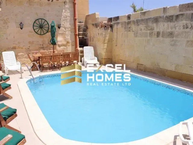 Property at Għarb