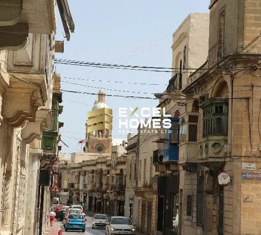 Недвижимость в Paola