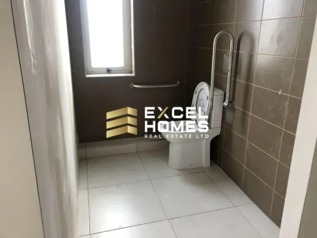 Commercial in Qormi