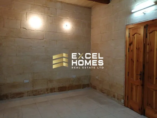 Commercial in Valletta