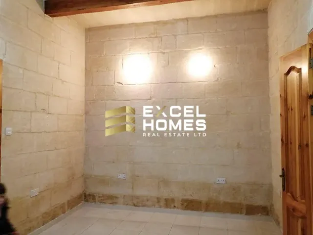 Commercial in Valletta