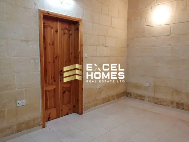 Commercial in Valletta